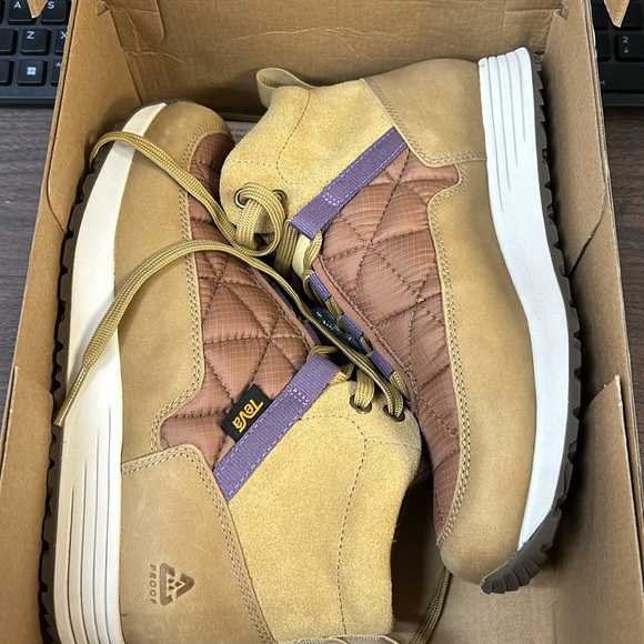 Teva Women's Eember Commute Lace up Sneakers - Picture 4 of 6